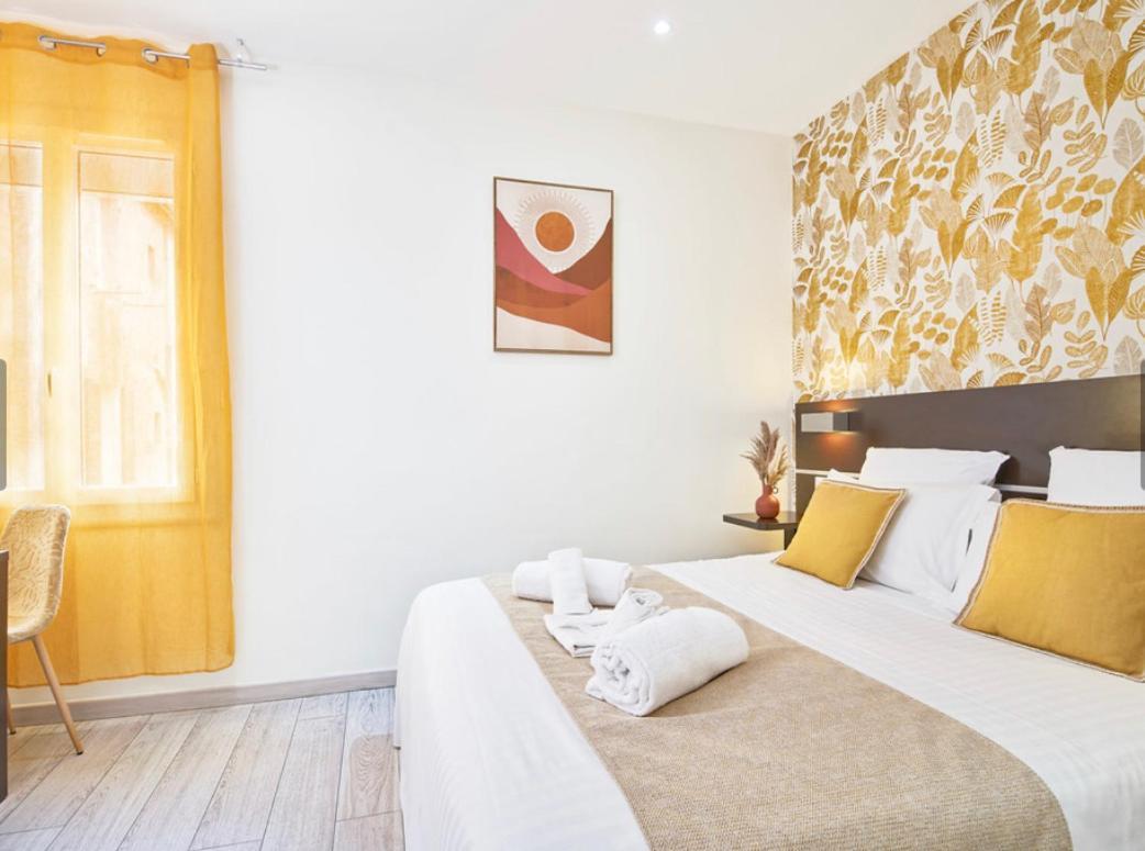 Hotel Du Vieux Port Saint-Raphaël Dış mekan fotoğraf