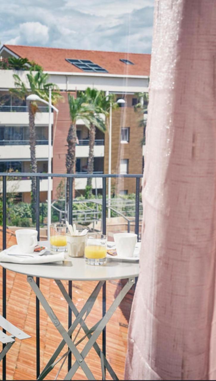 Hotel Du Vieux Port Saint-Raphaël Dış mekan fotoğraf