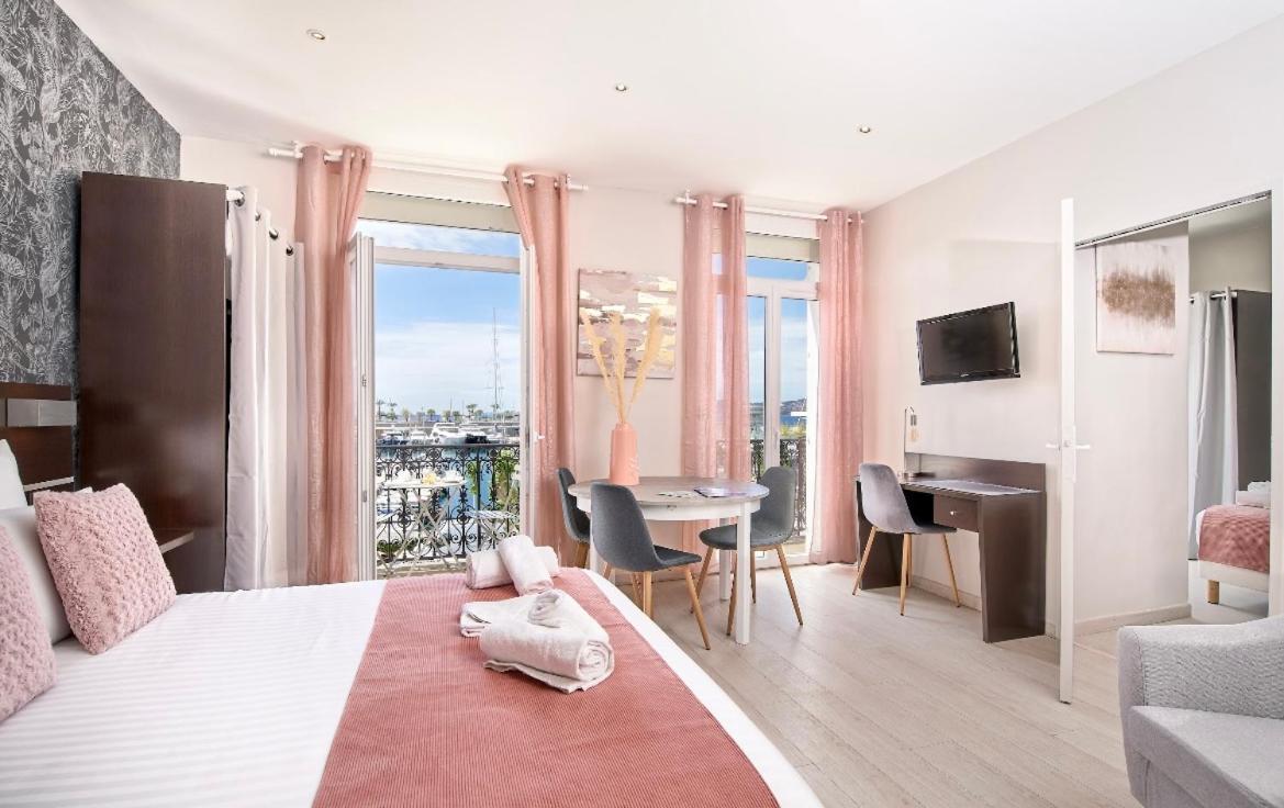 Hotel Du Vieux Port Saint-Raphaël Dış mekan fotoğraf