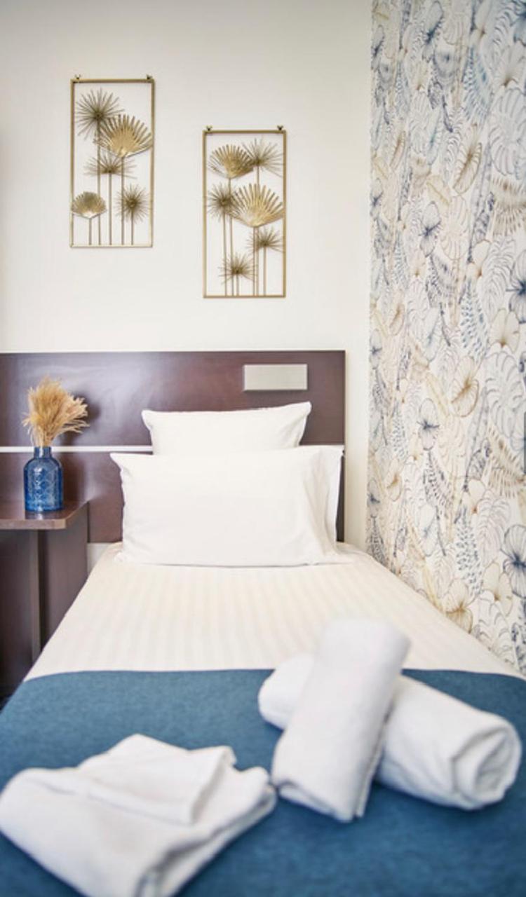 Hotel Du Vieux Port Saint-Raphaël Dış mekan fotoğraf